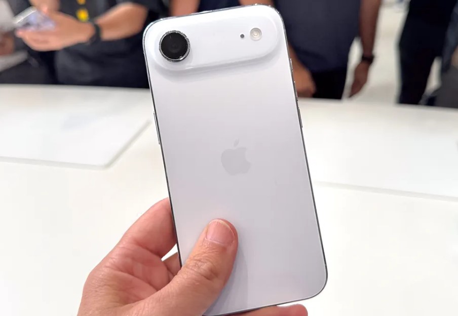 Giá bán iPhone 17 ổn định và phù hợp với thay đổi mới